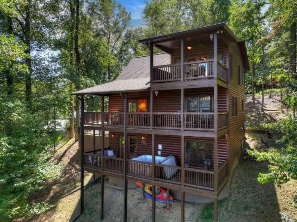 917 Walnut Ridge Ellijay, GA 30536