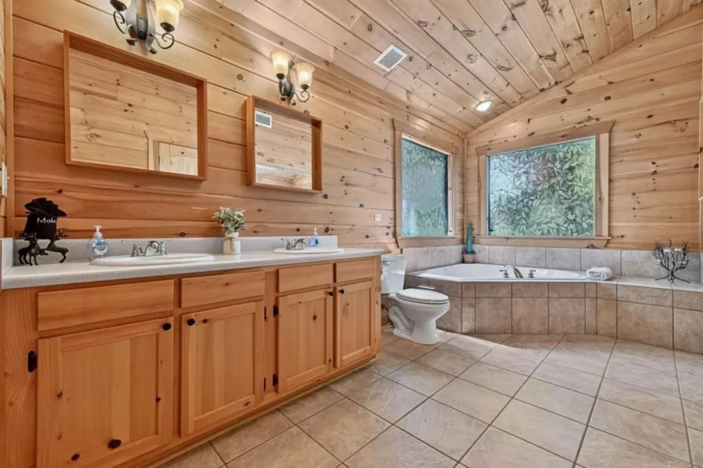 917 Walnut Ridge Ellijay, GA 30536