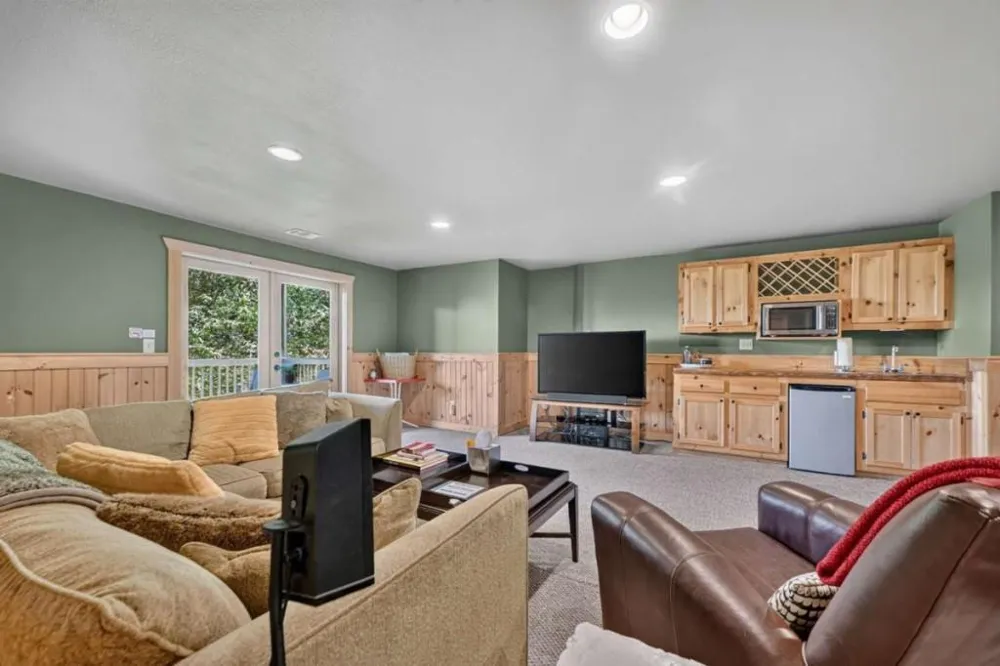 917 Walnut Ridge Ellijay, GA 30536