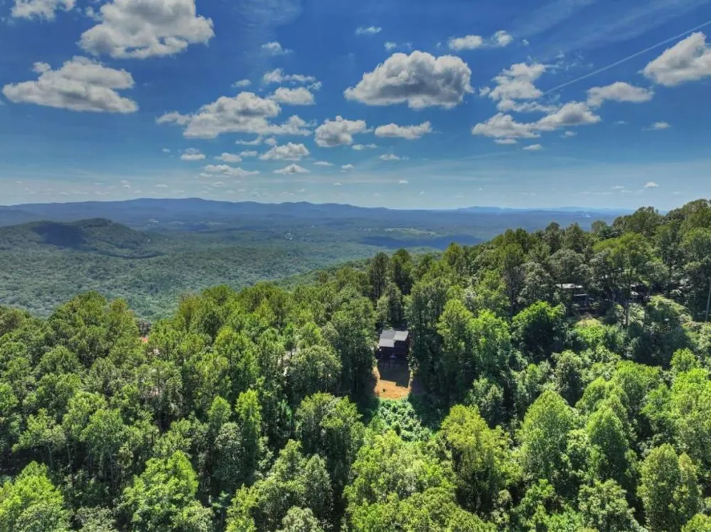 917 Walnut Ridge Ellijay, GA 30536