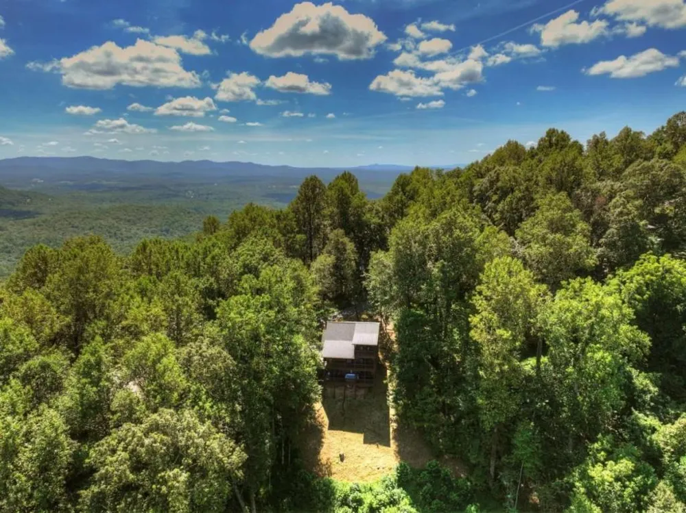 917 Walnut Ridge Ellijay, GA 30536