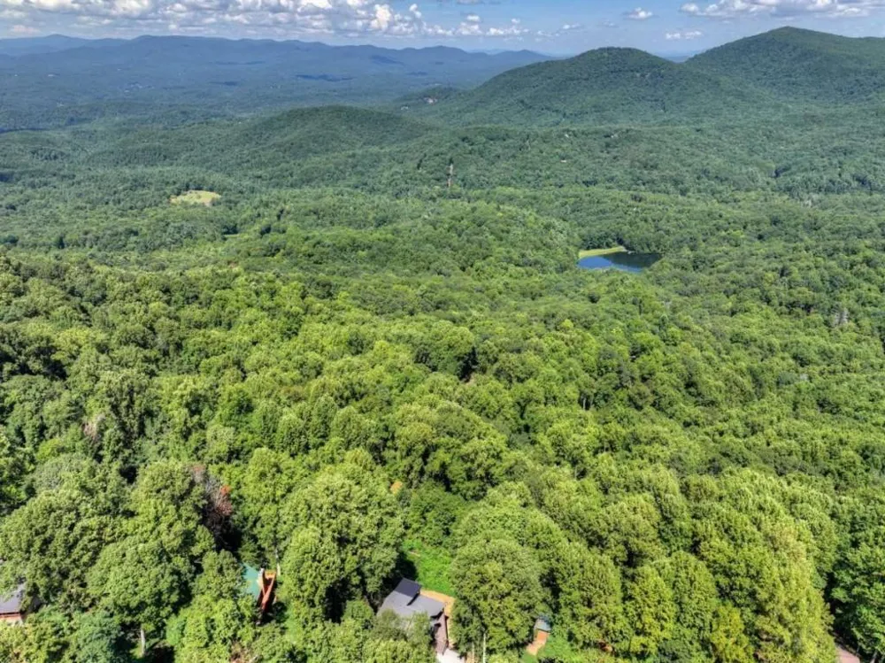 917 Walnut Ridge Ellijay, GA 30536
