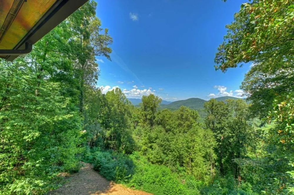 917 Walnut Ridge Ellijay, GA 30536