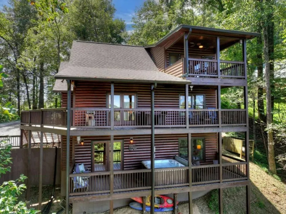 917 Walnut Ridge Ellijay, GA 30536