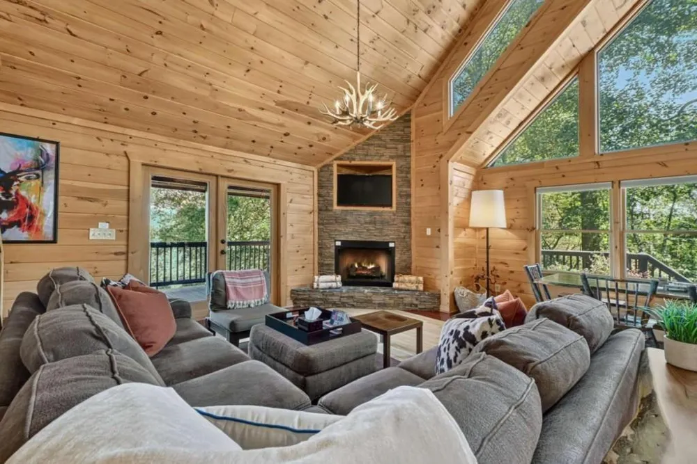 917 Walnut Ridge Ellijay, GA 30536