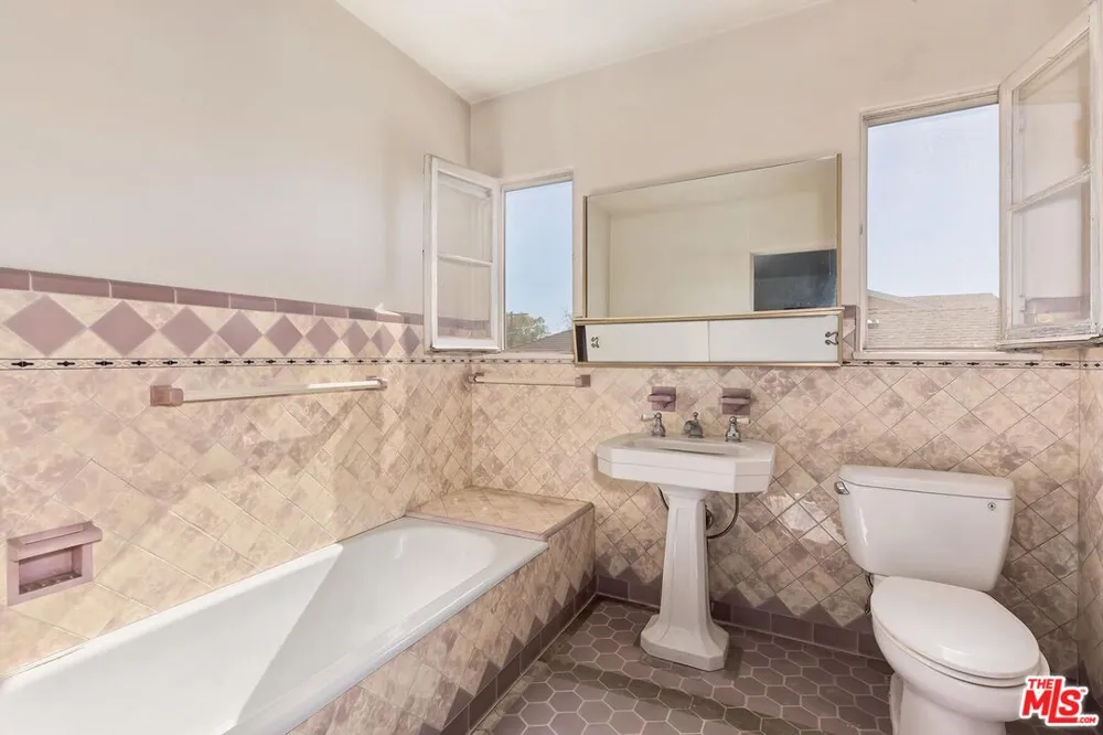 10524 Wilkins Avenue Los Angeles, CA 90024