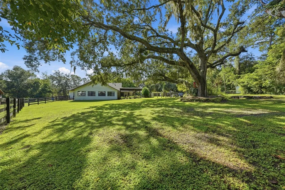 22301 CORONADO SOMERSET DRIVE Sorrento, FL 32776