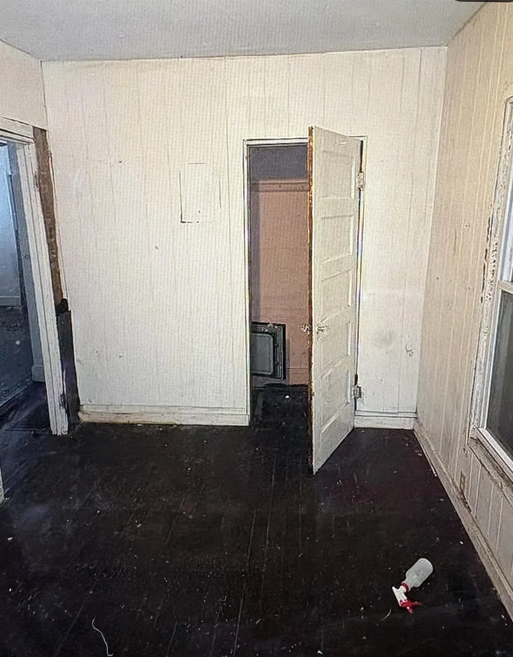 1986 Howard Avenue Flint City, MI 48503