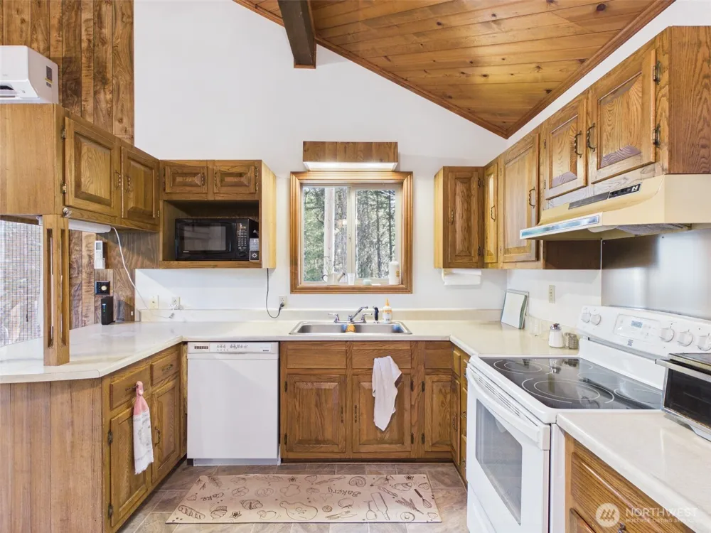 145 Barrett Creek Road Republic, WA 99166