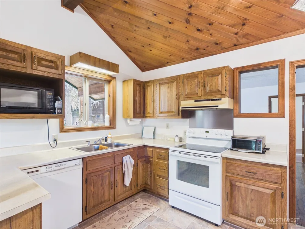 145 Barrett Creek Road Republic, WA 99166