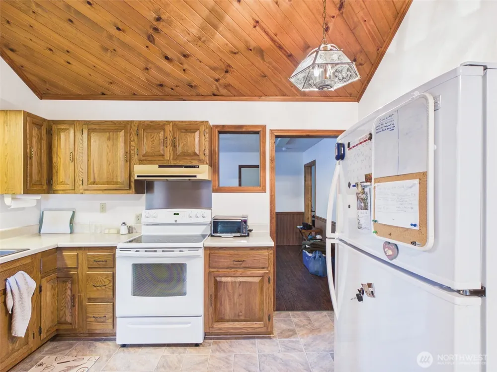 145 Barrett Creek Road Republic, WA 99166