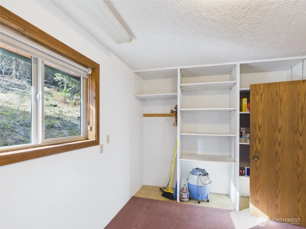 145 Barrett Creek Road Republic, WA 99166