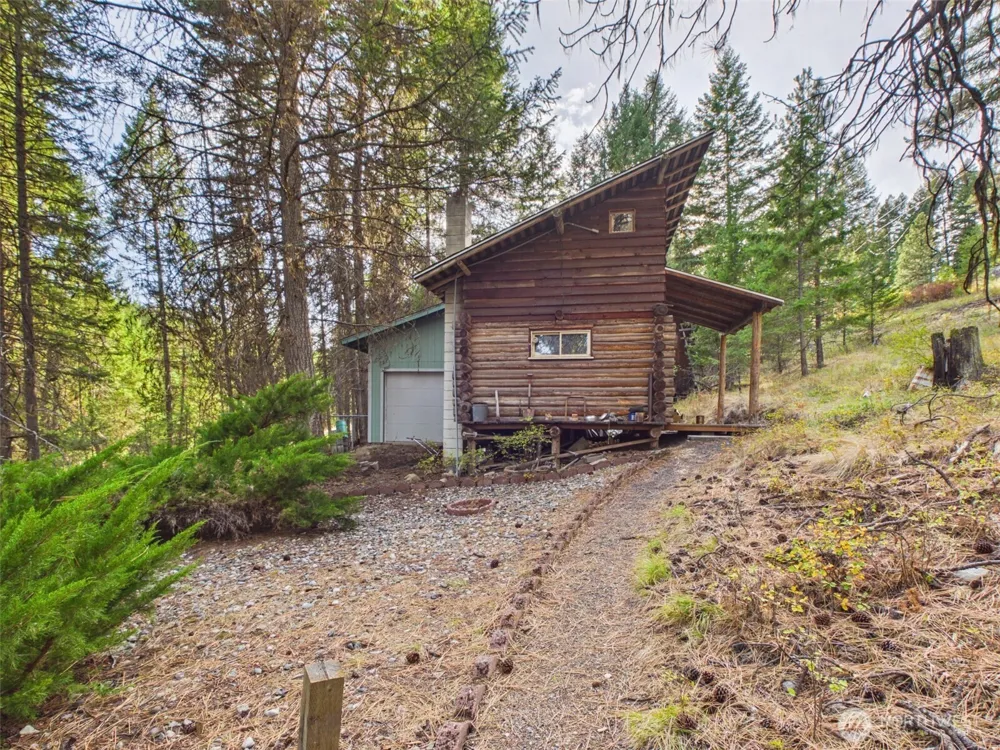 145 Barrett Creek Road Republic, WA 99166