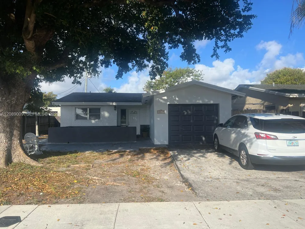 3771 NE 16th Ave Pompano Beach, FL 33064