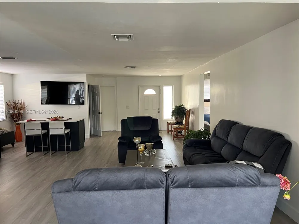 3771 NE 16th Ave Pompano Beach, FL 33064