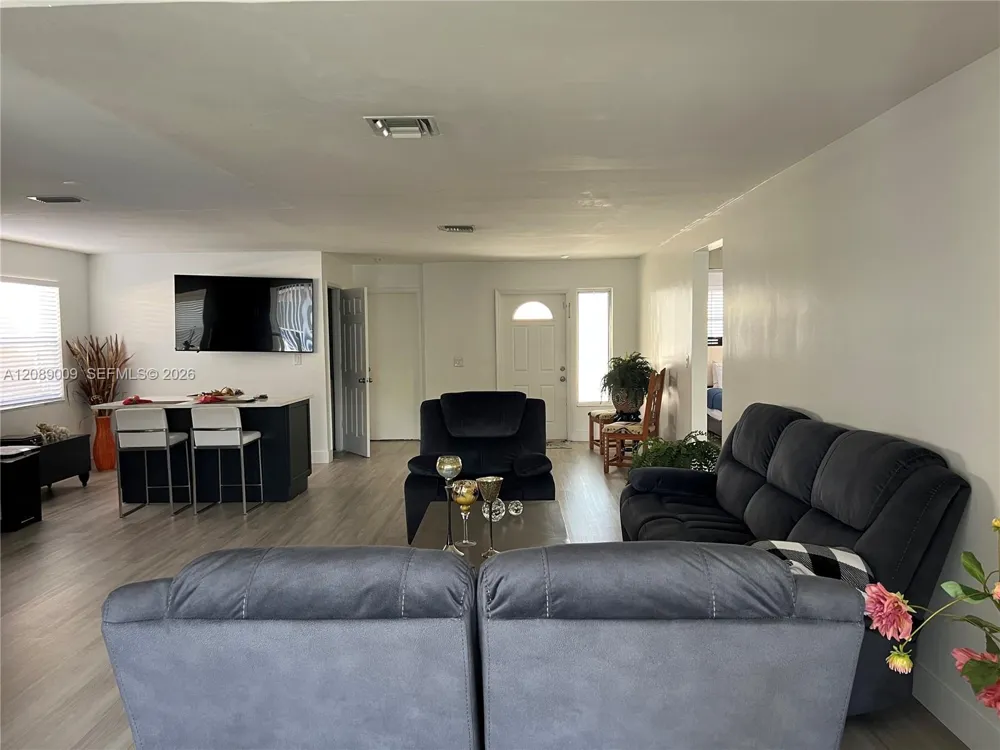3771 NE 16th Ave Pompano Beach, FL 33064