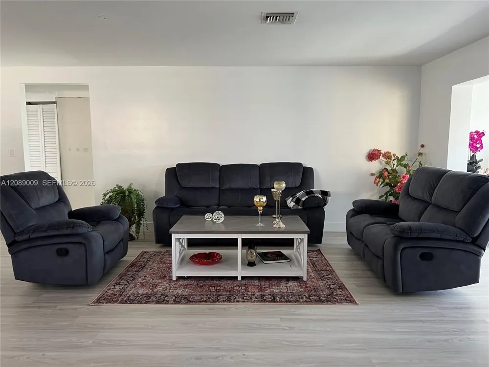 3771 NE 16th Ave Pompano Beach, FL 33064
