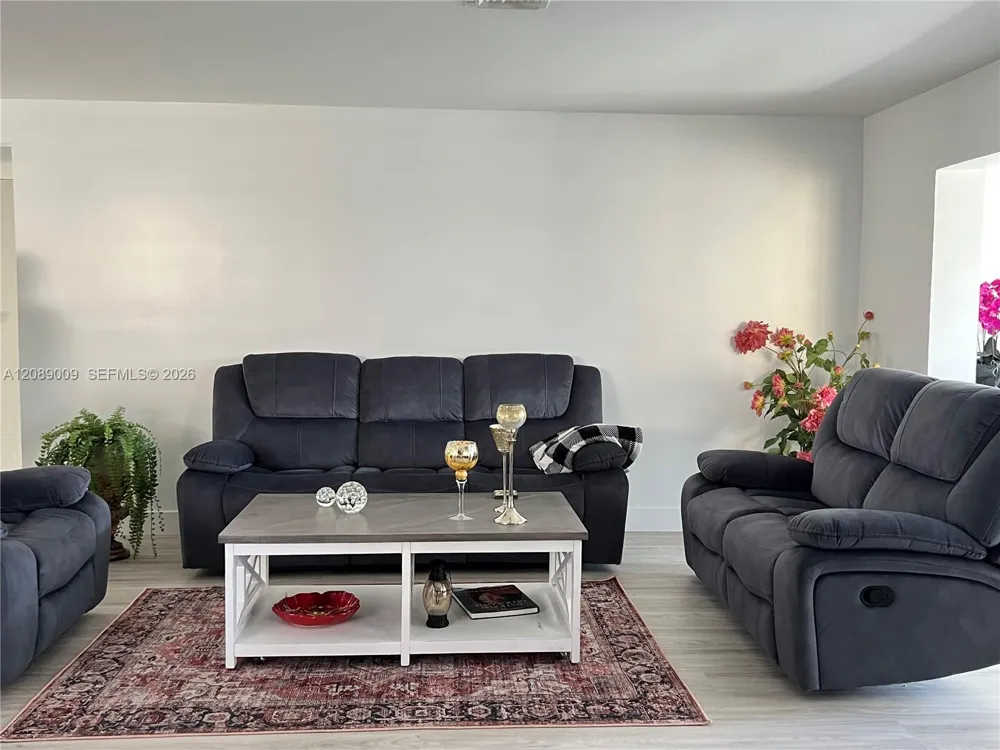 3771 NE 16th Ave Pompano Beach, FL 33064