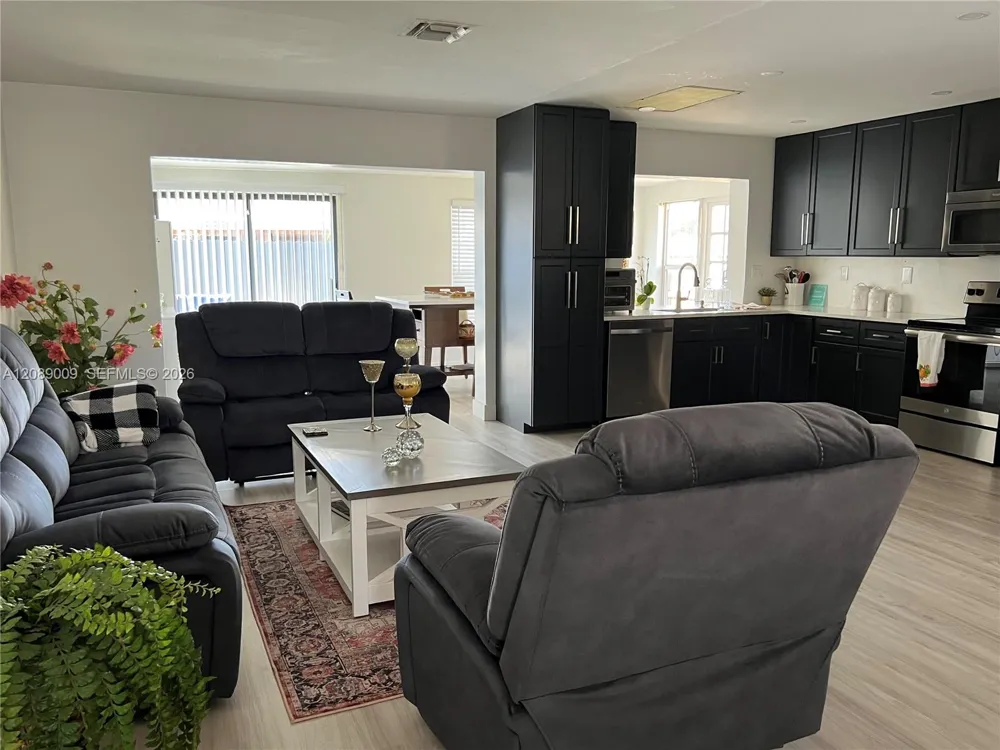 3771 NE 16th Ave Pompano Beach, FL 33064