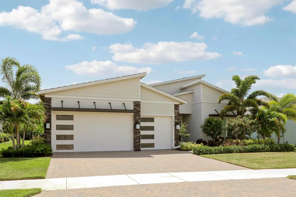 10909 STELLAR CIRCLE Palm Beach Gardens, FL 33412