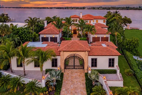 3400 Flagler Drive
