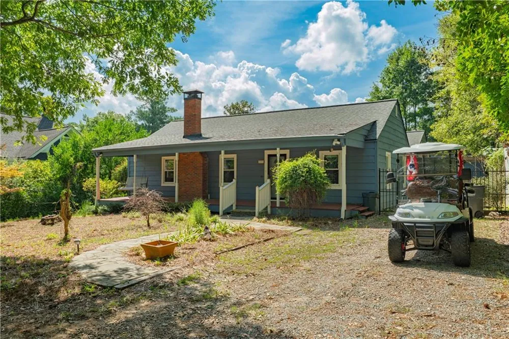 4490 Dallas Street Acworth, GA 30101