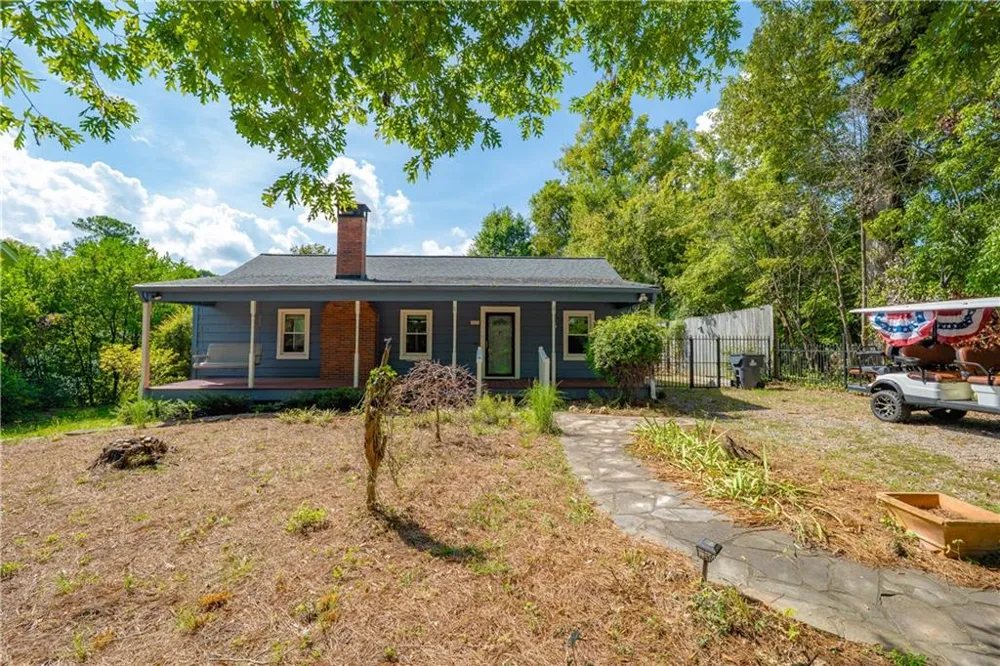 4490 Dallas Street Acworth, GA 30101