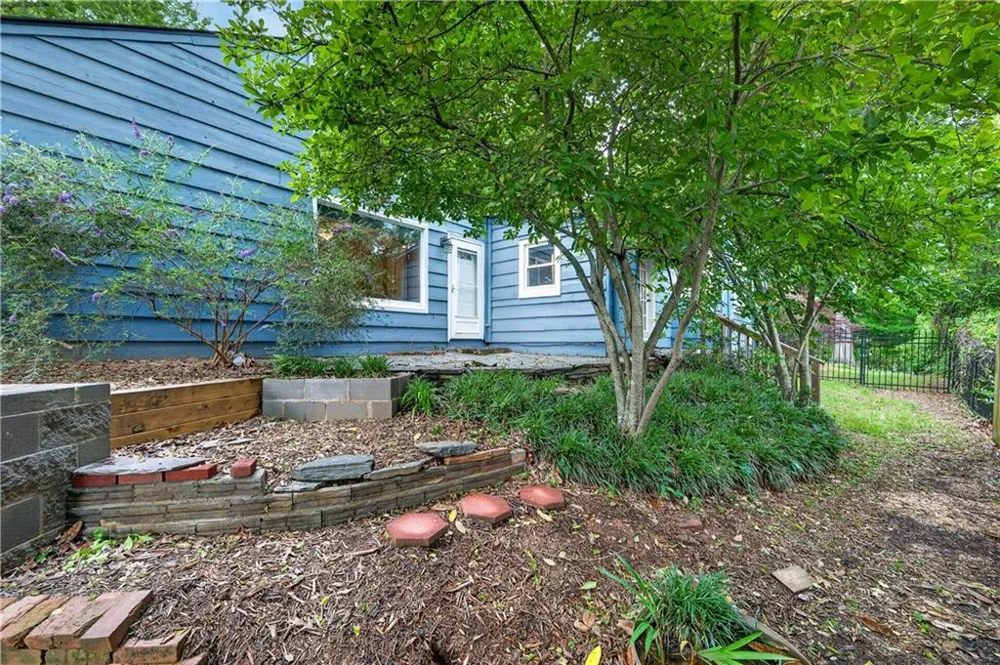 4490 Dallas Street Acworth, GA 30101