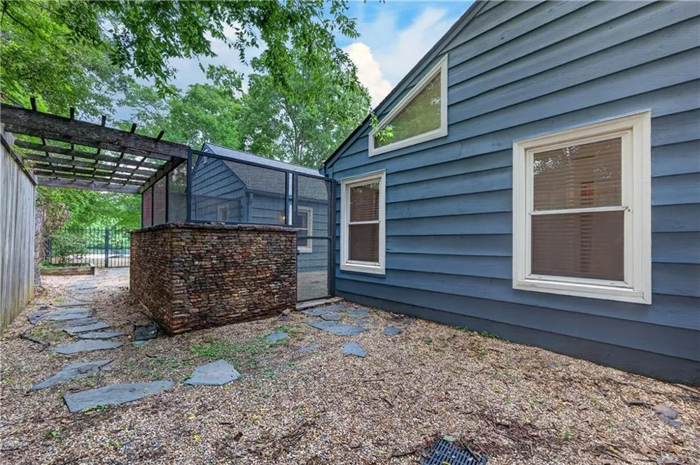 4490 Dallas Street Acworth, GA 30101