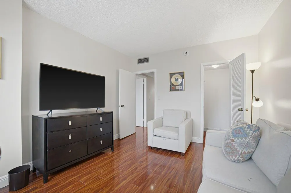 1985 S OCEAN DRIVE #6G Hallandale Beach, FL 33009