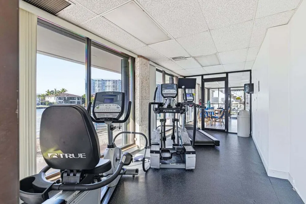 1985 S OCEAN DRIVE #6G Hallandale Beach, FL 33009