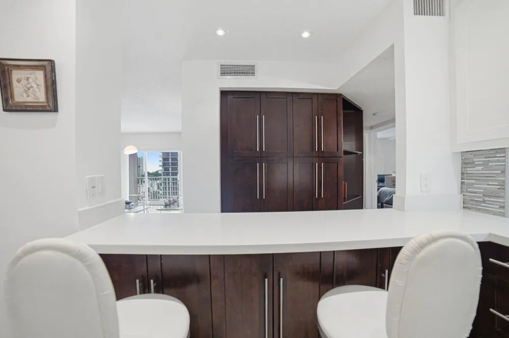 1985 S OCEAN DRIVE #6G Hallandale Beach, FL 33009