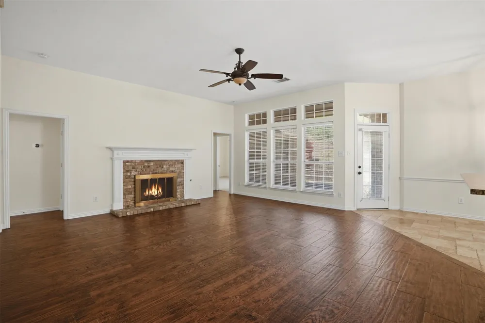 6613 Barclay Lane Garland, TX 75044