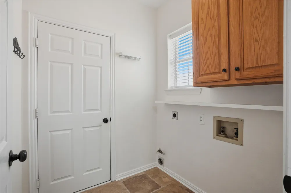 6613 Barclay Lane Garland, TX 75044