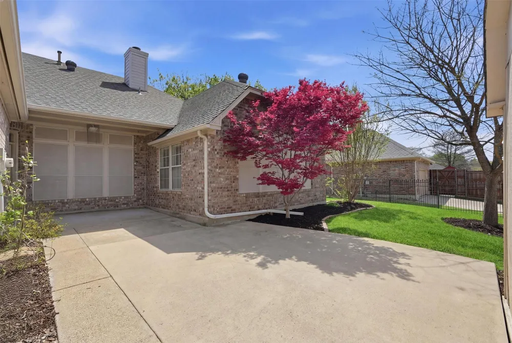 6613 Barclay Lane Garland, TX 75044