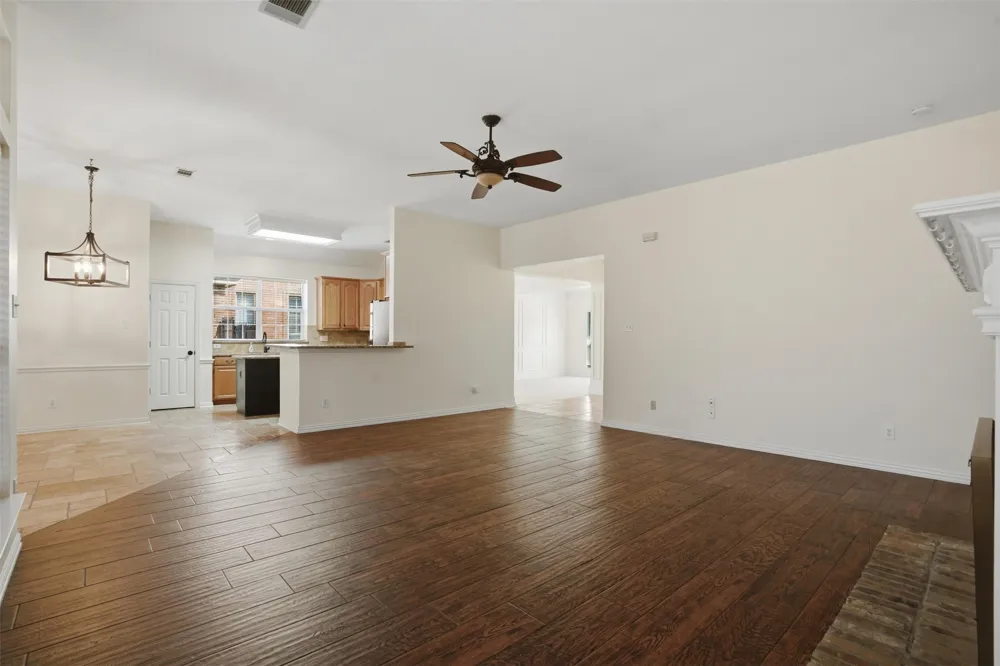 6613 Barclay Lane Garland, TX 75044