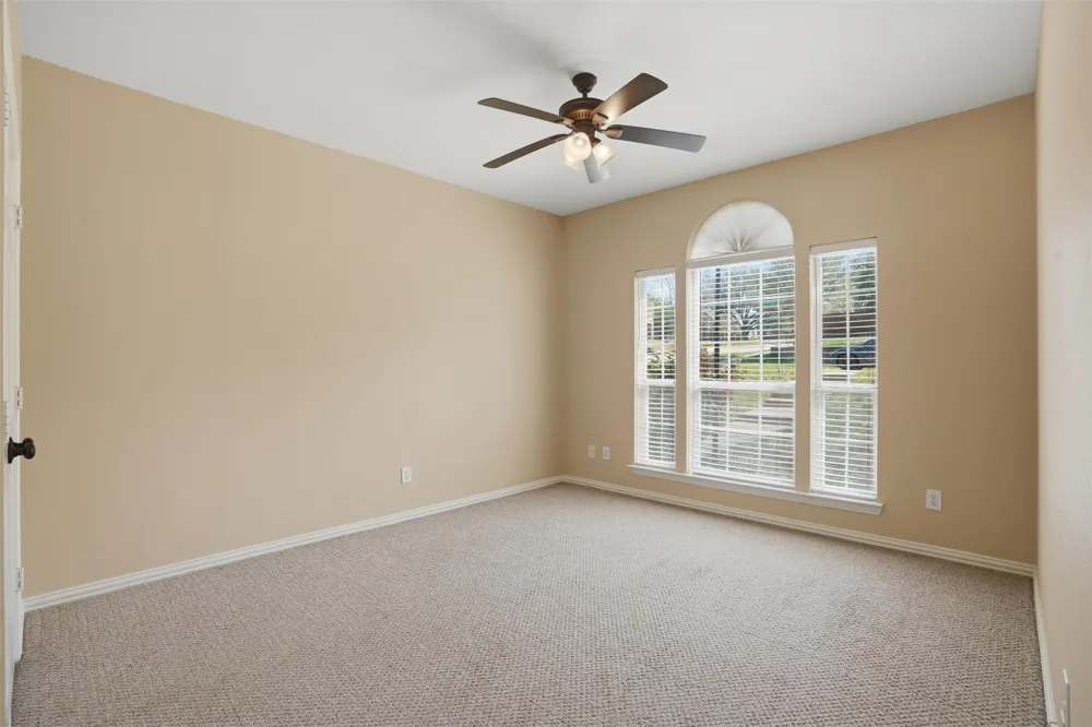6613 Barclay Lane Garland, TX 75044