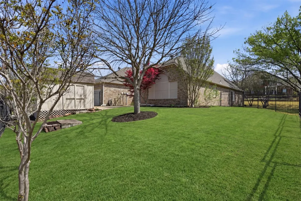 6613 Barclay Lane Garland, TX 75044