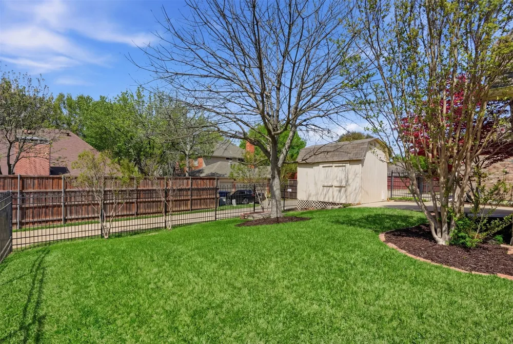 6613 Barclay Lane Garland, TX 75044