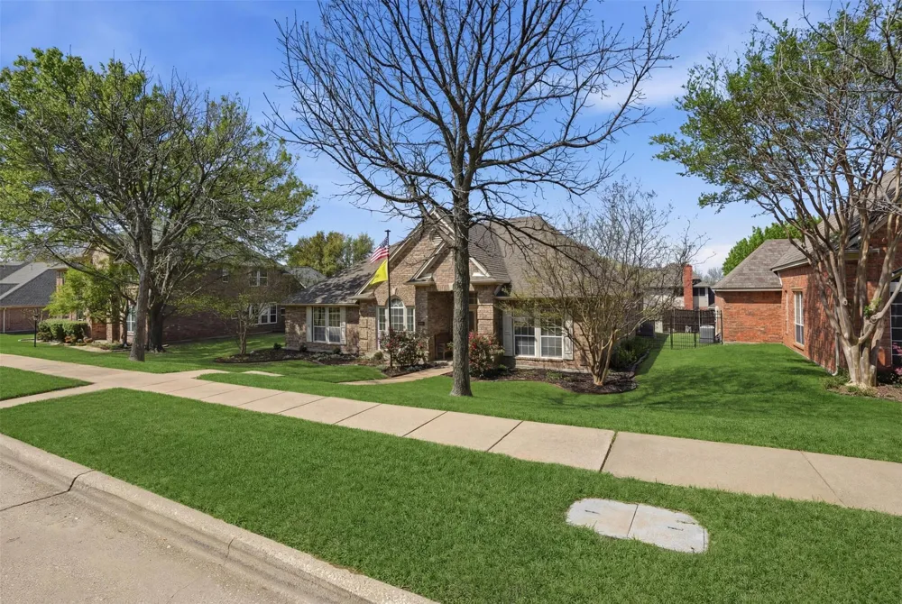 6613 Barclay Lane Garland, TX 75044