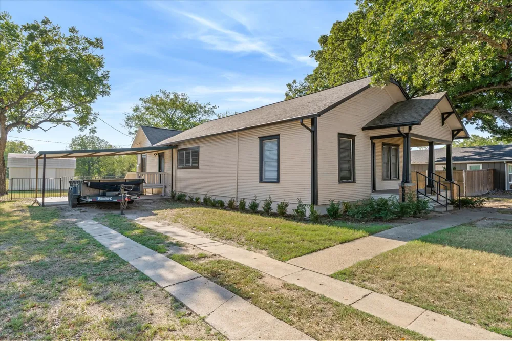 307 S Crockett Street Edgewood, TX 75117