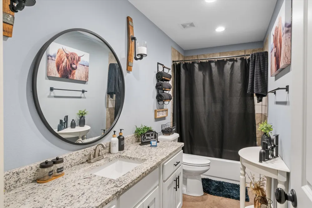 309 S Crockett Street Edgewood, TX 75117