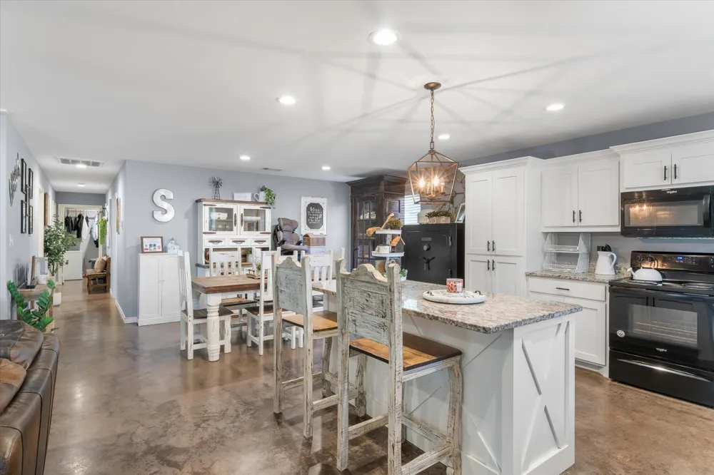 309 S Crockett Street Edgewood, TX 75117