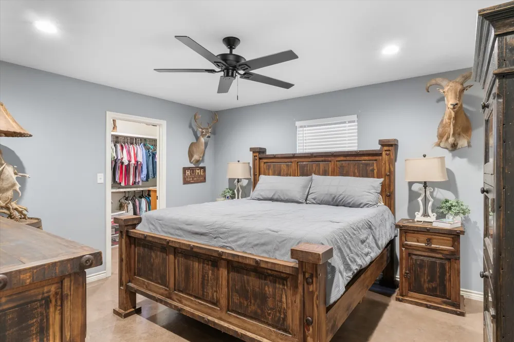 309 S Crockett Street Edgewood, TX 75117