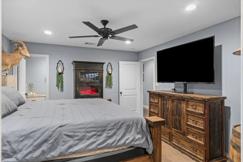 309 S Crockett Street Edgewood, TX 75117