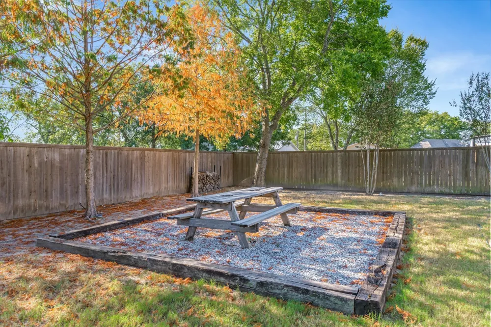 309 S Crockett Street Edgewood, TX 75117