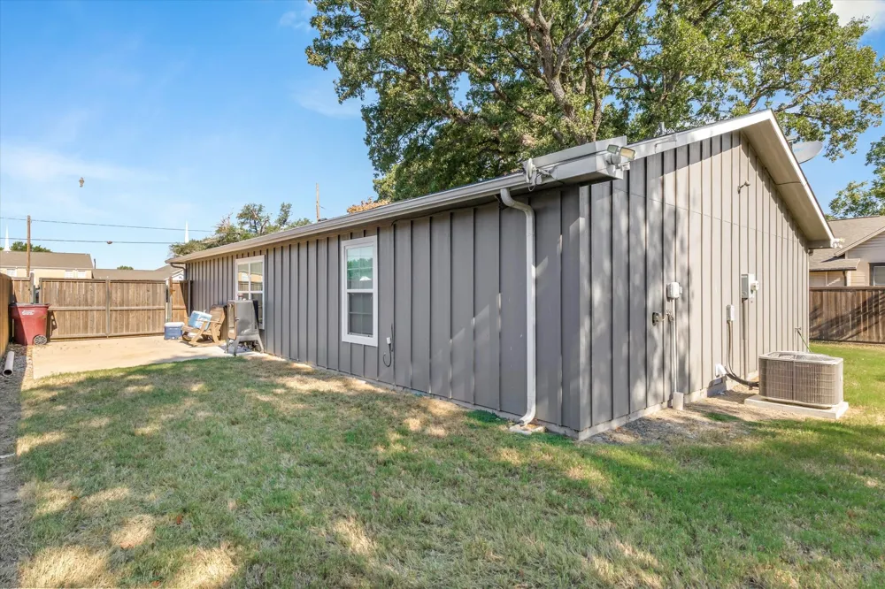 309 S Crockett Street Edgewood, TX 75117