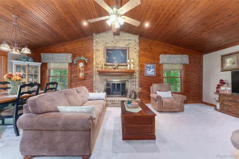 6209 Raddatz Road
