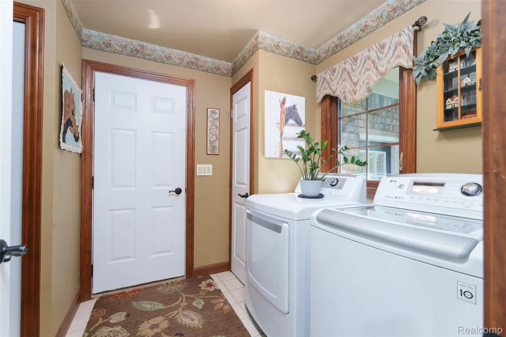 6209 Raddatz Road Cohoctah Township, MI 48836