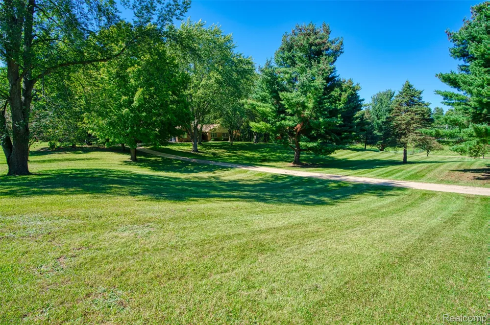 6209 Raddatz Road Cohoctah Township, MI 48836